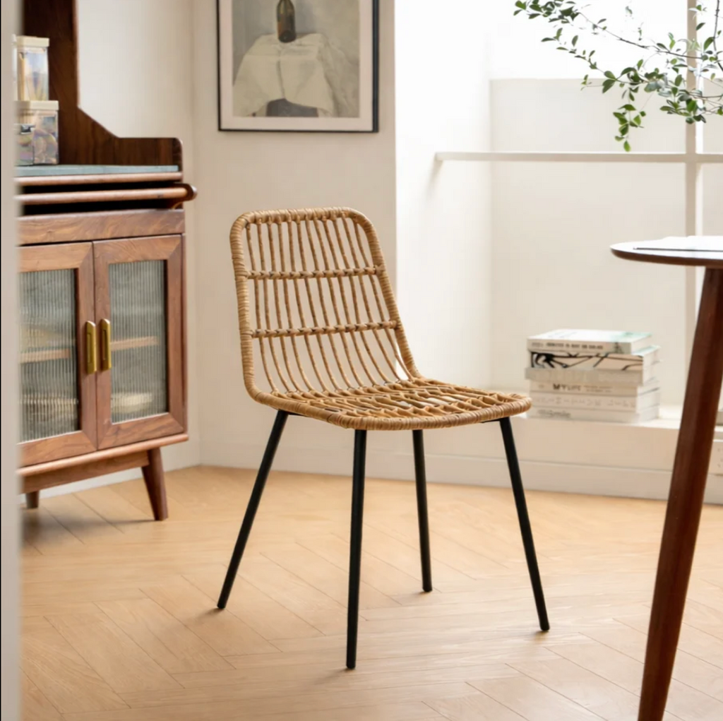 Lot de 4 chaises en rotin et métal noir