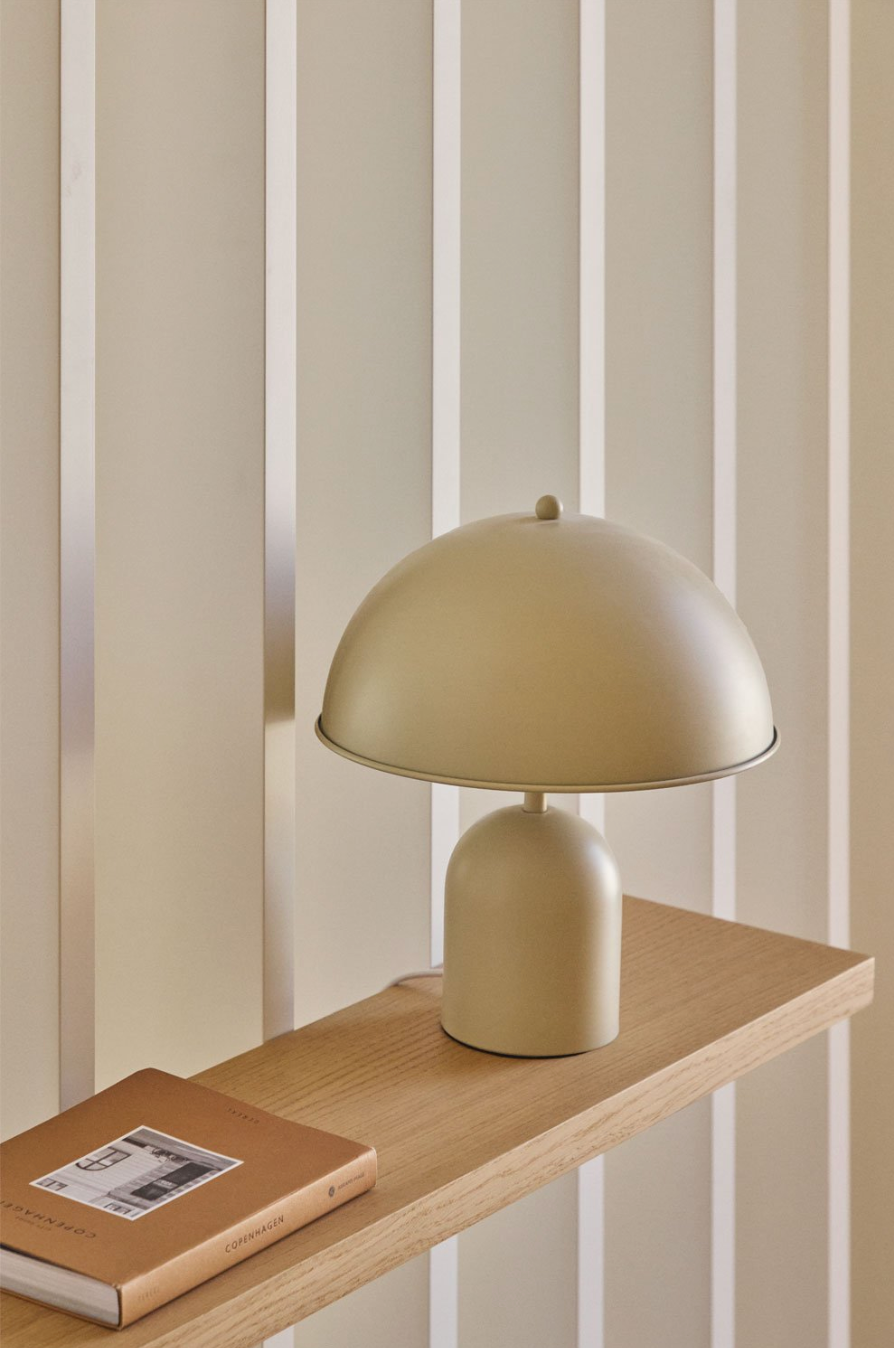 Lampe de table en fer