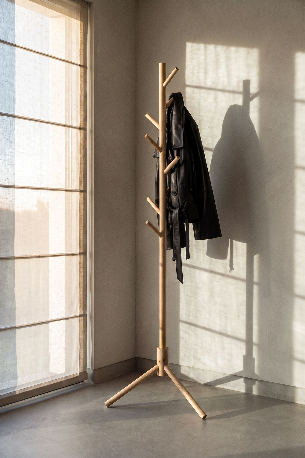 Porte-manteau sur pied en bois de pin naturel – 8 points de suspension